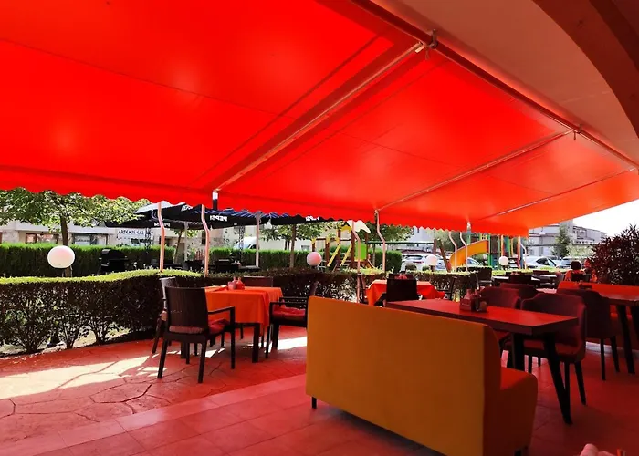 Elegant Artur 스베티 블라스